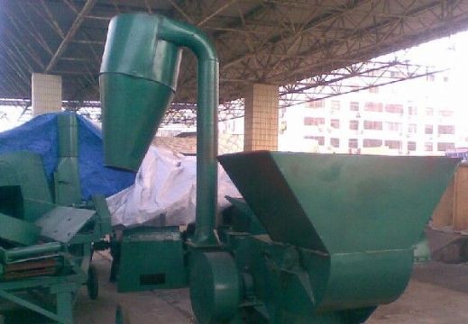 點擊查看詳細信息<br>標題：自動進料粉碎機 閱讀次數(shù)：1854