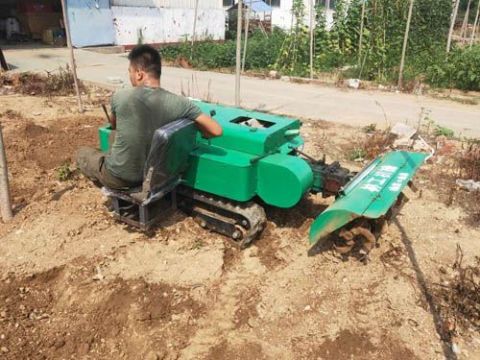 點擊查看詳細(xì)信息<br>標(biāo)題：履帶開溝機　 閱讀次數(shù)：1880