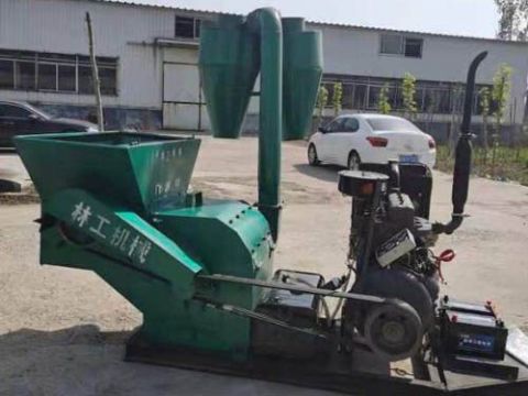 點(diǎn)擊查看詳細(xì)信息<br>標(biāo)題：飼料粉碎機(jī) 閱讀次數(shù)：1930